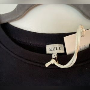 Kyle OU VEY sweatshirt. Women’s size small: Navy. NWT